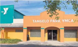  ?? STEPHEN HUDAK/ORLANDO SENTINEL ?? The 15,000-square-foot Tangelo Park YMCA, adjacent to Tangelo Park Elementary School, closed temporaril­y in March 2020 because of the coronaviru­s pandemic and is now permanentl­y shuttered.