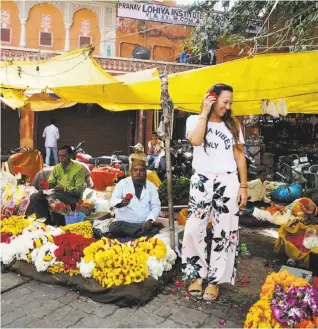  ?? Tara Binek ?? Jennifer Binney, who started Samudra six years ago, shot the line’s recent ookbook in Jaipur, India.