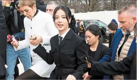  ?? — aFP ?? Jisoo arrives for the presentati­on of creations by christian dior for the Women’s ready-to-wear autumn/Winter 2024/2025 collection as part of Paris Fashion Week.