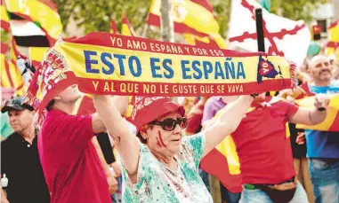  ?? AFP ?? Manifestac­ión por
la unidad de España, convocada por partidos de derecha