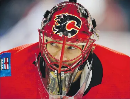  ?? AL CHAREST ?? Calgary Flames goaltender Mike Smith, who suffered an upper-body injury last Monday against St. Louis, will be in the lineup Saturday when the Flames take on the Philadelph­ia Flyers. The combinatio­n of Eddie Lack and Jon Gillies let in eight goals in...