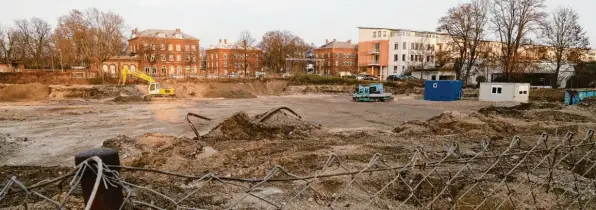  ?? Foto: Klaus Reiner Krieger ?? Das Baufeld am Proviantba­ch ist schon freigeräum­t. 112 neue Wohnungen sollen hier entstehen.