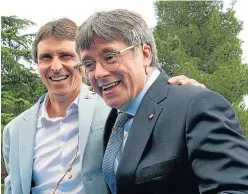  ?? ?? Puigdemont, el sábado en un acto en Elna (Francia) junto al candidato de Junts por Gerona, Salvador Vergés.