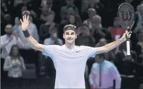  ?? FOTO: EFE ?? Federer superó ayer a Zverev, discípulo de Juan Carlos Ferrero, por 7-6 (6), 5-7 y 6-1