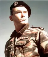  ??  ?? En 1961, le lieutenant François Meyer est
chef du commando de chasse Griffon.