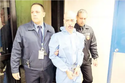  ??  ?? Rivera Cruz asesinó a su esposa, Ada Santiago Aponte, en presencia de su hija de cinco años.