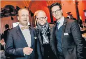  ??  ?? Steffen Pörner (Bankenverb­and NRW), Dieter Falk (Musikprodu­zent) und Martin-Sebastian Abel (MdL Grüne, v.l.)