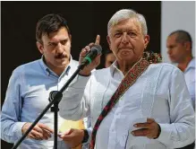  ?? Eduardo Verdugo / Associated Press ?? El presidente electo de México, Andrés Manuel López Obrador habla en Tepic, en foto de archivo.