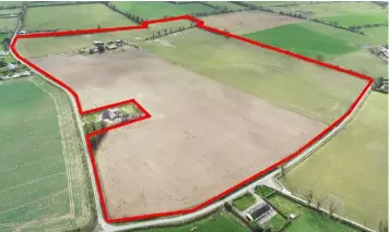  ??  ?? Compact holding: The sale includes this 64.5ac parcel of land, residence and farm buildings located at Maplestown, Rathvilly