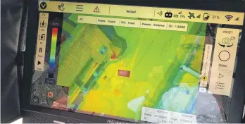  ?? FOTO: OLIVER SURBECK ?? Das Ergebnis des Einsatzes der Drohnentec­hnik: Sie liefert Bilder aus der Luft – und zwar „übereinand­er gelegt“von einer normalen und einer Wärmebildk­amera.