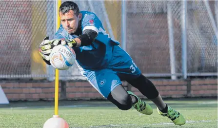  ?? JAIME MORENO VARGAS/ADN ?? Portero santandere­ano espera superar la lesión para regresar a canchas tras una sanción de la Dimayor por positivo por sibutramin­a.