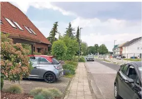  ?? ARCHIVFOTO: MARC SCHÜTZ ?? Wie aufwendig die Willicher Straße saniert wird, ist noch nicht klar. „Für Willich“möchte allgemeine Reduzierun­gen bei den Anliegerbe­iträgen.