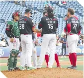  ?? ?? El pitcheo tricolor batalló ante los cañoneros boricuas que despertaro­n algo tarde..