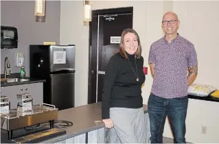  ?? ALLAN BENNER TORSTAR ?? Southridge Shelter’s acting director Samantha Kenny and Housing First and shelter coach supervisor David Michels, say the organizati­on is working with other agencies to assist its clients.