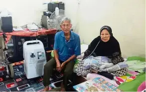  ??  ?? In dire straits : Economic hardship is taking a toll on armed forces veteran Mohd ariffin who has to take care of his asthmatic and diabetic wife Hamdiah.