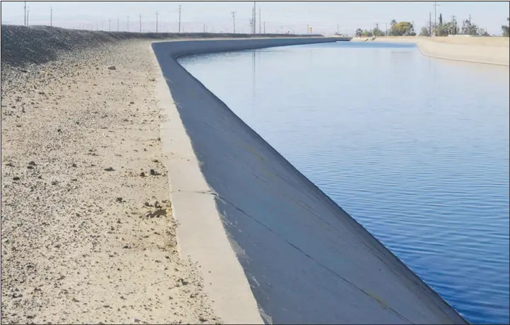  ?? RUSSEL A. DANIELS/ASSOCIATED PRESS (2009) ?? The Delta Mendota Canal in Dos Palos, Calif., is seen in 2009. The state still recognizes water rights claims made by white settlers dating back to the 19th century.