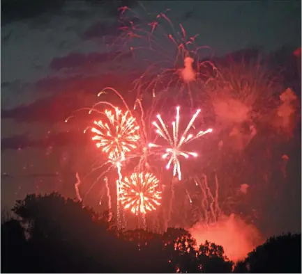  ?? MORNING SUN FILE PHOTO ?? Fireworks burst over the Soaring Eagle Casino and Resort during a previous Independen­ce Day event.