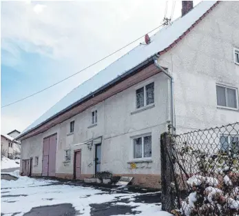  ?? FOTO: ANDREAS SPENGLER ?? Dieses Haus in Mittelbibe­rach wurde von mutmaßlich­en Betrügern zur Vermietung angeboten, dabei ist es seit Langem bewohnt.