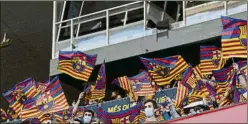  ?? FOTO: M. MONTILLA ?? El Camp Nou, con Xavi en la presentaci­ón del nuevo técnico