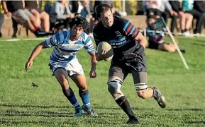  ?? LAWRENCE GULLERY/STUFF ?? Captain Josh Janmaat mounts an attack on the Tech line.