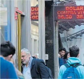  ??  ?? Rebote. Luego de una cierta calma, el dólar volvió a moverse.