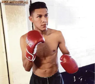  ?? Peter Lim / For the Chronicle ?? Undefeated Houston featherwei­ght Miguel Flores, 24, hopes to raise his status in the boxing ranks against Ryan Kielczwesk­i Friday night.