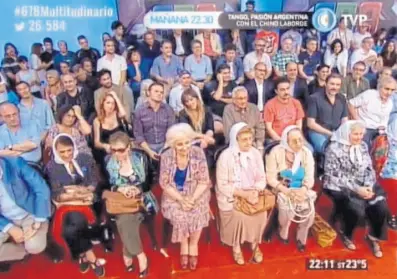  ?? Captura de tv ?? Anteanoche hubo cientos de invitados, en una emisión con tono de despedida