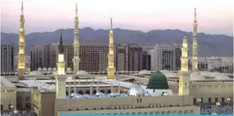  ??  ?? The holy city of Madinah