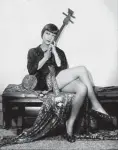  ?? Associated British Picture Corp. ?? Anna May Wong stars as a dancer caught up in a murder mystery in “Piccadilly” on TCM.