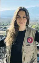  ?? . ?? Líbano. Alexia Faus (abajo), como voluntaria de la organizaci­ón Amal, en el valle de la Beqaa