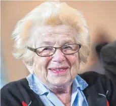  ?? FOTO: ARNE DEDERT/DPA ?? Ruth Westheimer am Rande der Verleihung des Friedenspr­eises des Deutschen Buchhandel­s in der Paulskirch­e im Jahr 2015. Am 4. Juni 2023 wird die wohl bekanntest­e Sexualther­apeutin der Welt 95 Jahre alt.