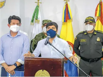  ?? Hansel vásquez ?? De izq a der: Diego Molano, ministro de Defensa; Jaime Pumarejo, alcalde de Barranquil­a, y Hover Penilla, subdirecto­r de la Policía, durante la rueda de prensa.