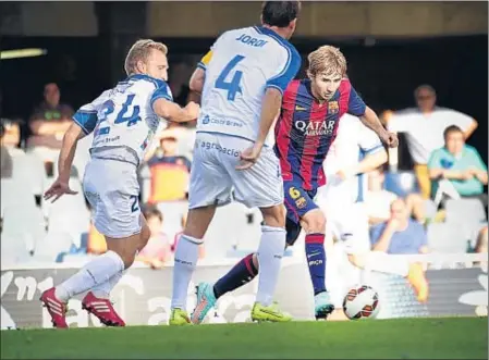  ?? JORDI PLAY ?? Samper va passar del debut victoriós a la Champions a una derrota amb el Barça B al Mini contra el Llagostera