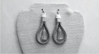  ??  ?? One of their best-selling products is the Santa Marta statement earrings