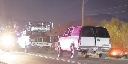  ?? ?? l Una camioneta chocó por alcance a un vehículo de la Guardia Nacional en el puente de San Pedro El Saucito.