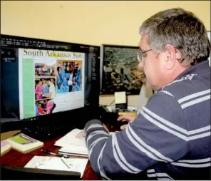  ?? Arkansas Democrat-Gazette/SCOTT MORRIS ?? Larry Killian, publisher and editor of the South Arkansas Sun in Hampton, works in the newspaper’s office on Nov. 19.