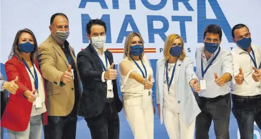  ?? MANOLO NEBOT ?? Begoña Carrasco, Salvador Aguilella, Teodoro García Egea, Marta Barrachina, Salomé Pradas, Carlos Mazón y Andrés Martínez, ayer, en el congreso.