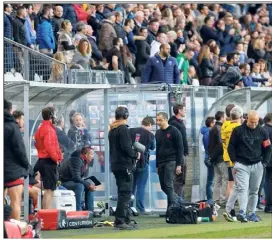  ?? (Photo dominique Leriche) ?? Si la fin du match a plongé le banc toulonnais dans le désespoir, tout n’a quand même pas été à jeter à Grenoble.