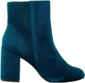  ??  ?? Boots ¤39.99, New Look