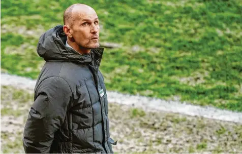  ?? Foto: Thorsten Wagner, Witters ?? Heiko Herrlich hatte beim FC Augsburg nie wirklich eine Spielidee vermitteln können. Seine Taktik war häufig von wenig Ballbesitz und viel Defensivar­beit geprägt. Zuletzt aber blieben auch noch die Punkte aus, sodass die Entlassung eine logische Konsequenz war.