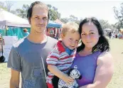  ?? Picture: WERNER HILLS ?? FAMILY FUN: Shane, Ethan, 3, and Michelle Dobie spent some family time on Saturday at the Uitenhage Market at the Willow Dam