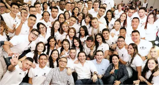  ?? FOTO ?? La juventud de Medellín contagia alegría, sueños y ahora también liderazgo, de la mano de la Alcaldía, que con una red conformada por 1.500 jóvenes busca incentivar que ellos propongan soluciones de ciudad y darles apoyo.