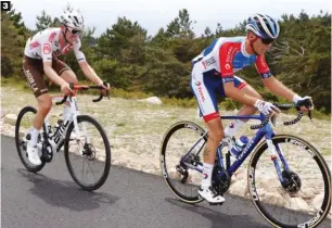  ??  ?? 3 Progresión
constante. Cristian Rodríguez (Total), quinto, se fajó en la ascensión final con Ben O’Connor (Ag2r). 3