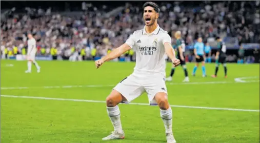  ?? ?? Asensio celebra con la grada su gol ante el Celtic de Glasgow.