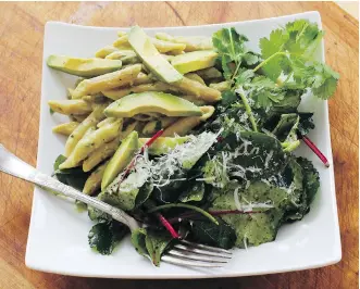  ?? J. M. HIRSCH/ THE ASSOCIATED PRESS ?? No-cook avocado pasta sauce gets added freshness from cilantro.