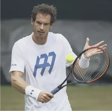  ??  ?? 0 Andy Murray is back on the practice courts after a troublesom­e hip injury curtailed his season.