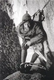  ?? Royal Robbins / Associated Press 1946 ?? Tom Frost in a hanging bivouac during an ascent of El Capitan’s Dihedral Wall, in Yosemite Valley.