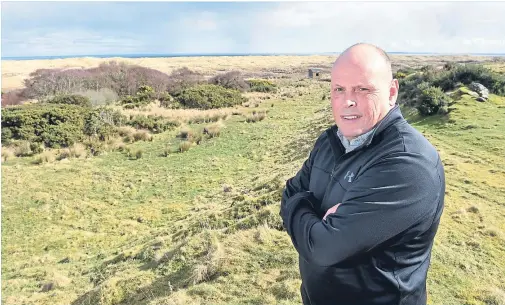  ??  ?? LOCATION: Chris Haspell, Coul Links project manager, at the site of the proposed controvers­ial championsh­ip golf course