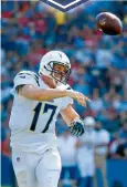  ??  ?? Philip Rivers mostró su gran brazo al lanzar tres pases de TD.