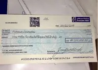  ?? ?? As part of the con, Fred Ritterman sent Samantha* a fake work visa, a photo of a US$9.2 million cheque and a $50,000 overstay fine.